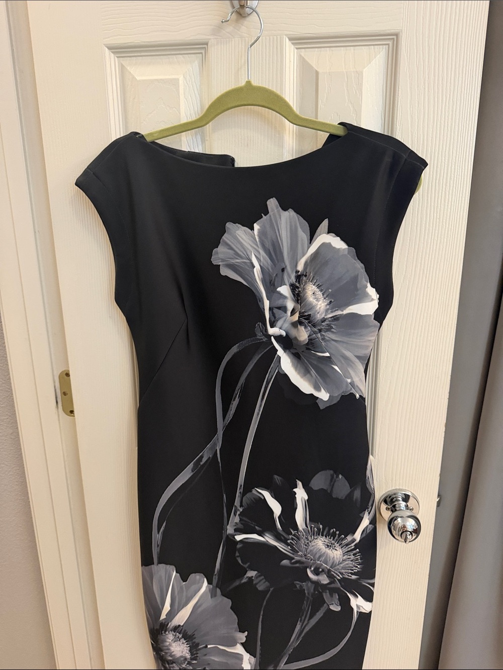 Donna Karan Black Midi Dress with Gray and White Floral Design - Picture 7 of 12